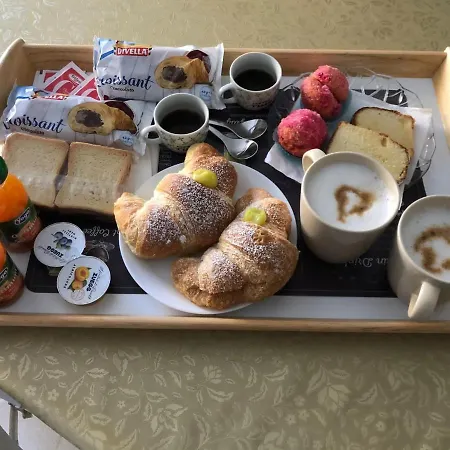 Oda ve Kahvaltı L'approdo Santa Maria Del Cedro